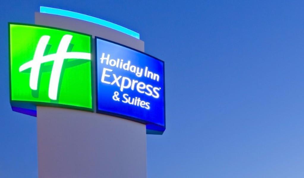 Holiday Inn Express & Suites Waterville - North By Ihg Bagian luar foto