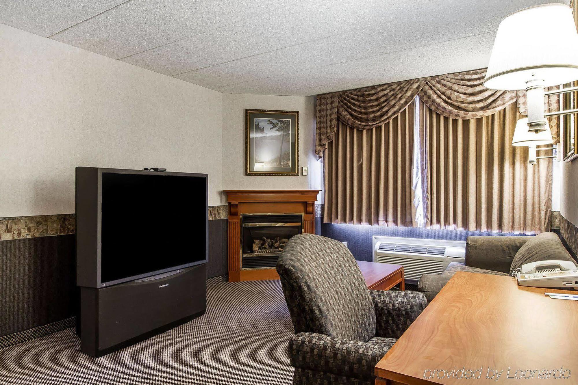 Holiday Inn Express & Suites Waterville - North By Ihg Bagian luar foto