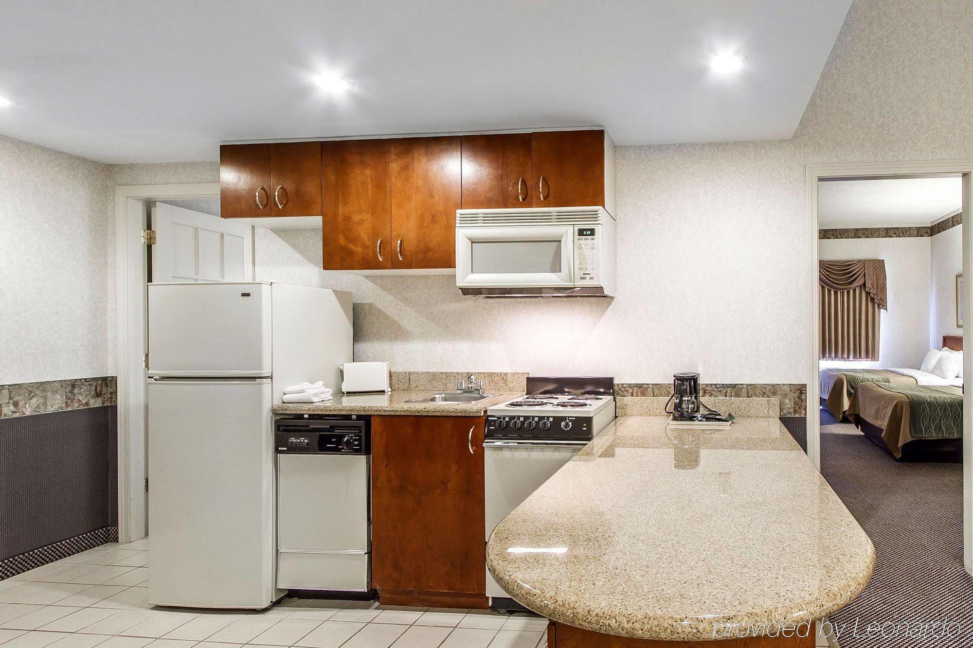 Holiday Inn Express & Suites Waterville - North By Ihg Bagian luar foto