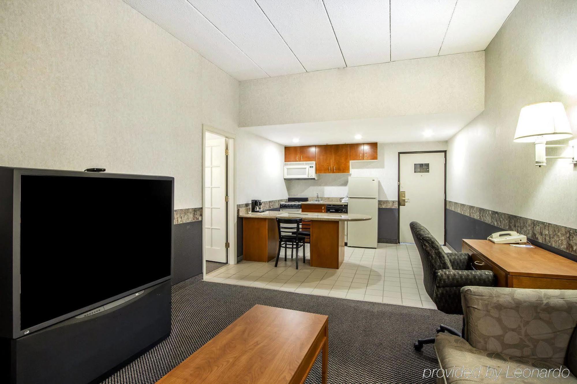 Holiday Inn Express & Suites Waterville - North By Ihg Bagian luar foto